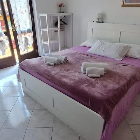 Romeo - Acero Rosso Affittacamere Rovetta